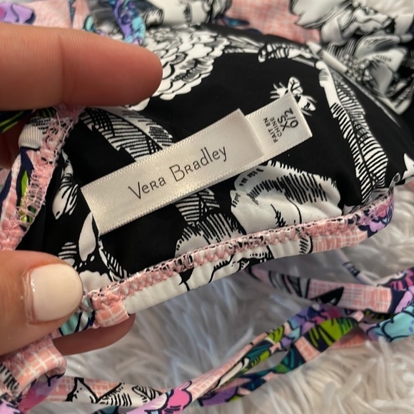 NWT Vera Bradley
Meadow and Meadow Monotone Savannah Reversible Bikini Top - Picture 10 of 12